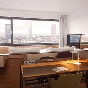 מלון Scandic Frankfurt Museumsufer ****